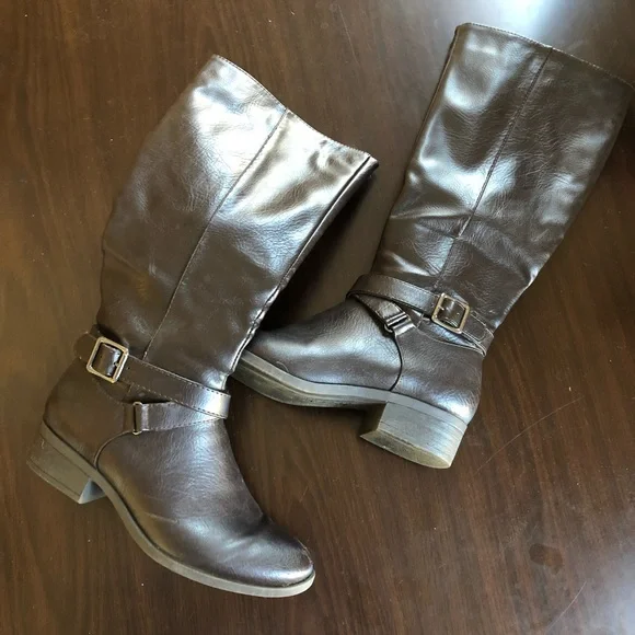 Kohl’s Brown knee-high faux leather boots - Picture 14 of 16